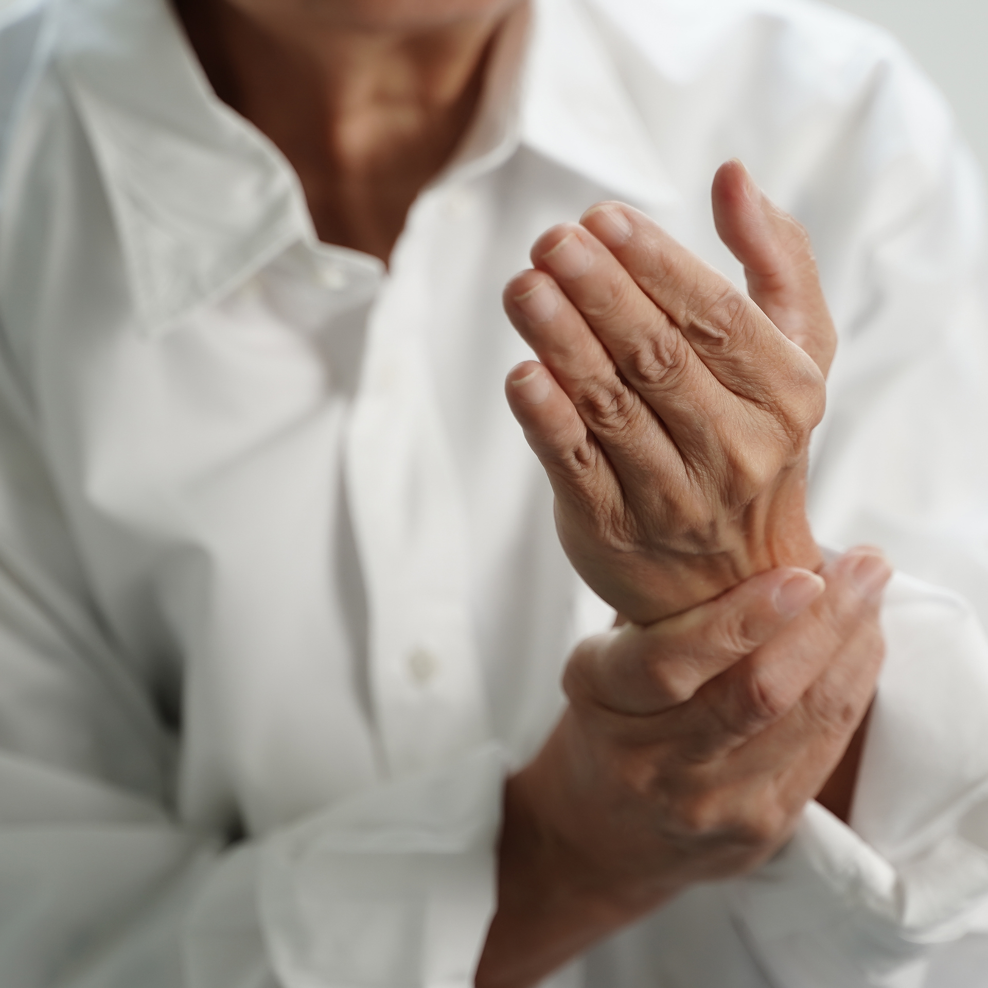 COMBATER A ARTRITE REUMATÓIDE